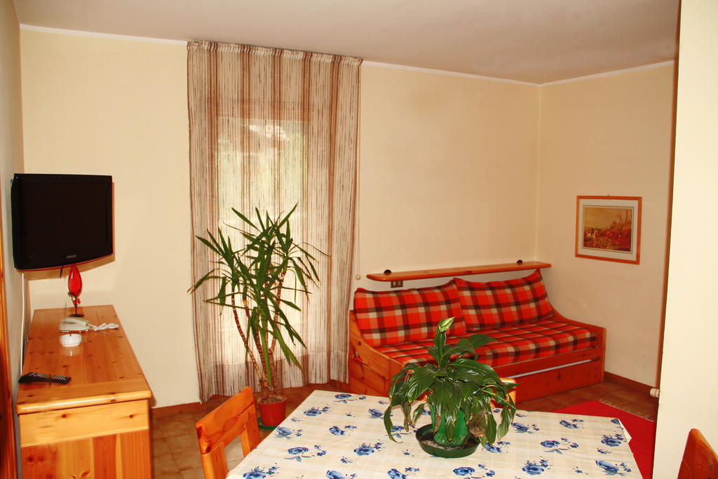 Residence Raethia Tra Bormio E Livigno Pradelle Room photo